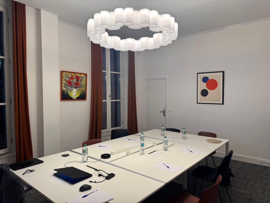 Photo de la salle de formation au sein du cabinet d'avocats Lagraulet De Plater à Paris